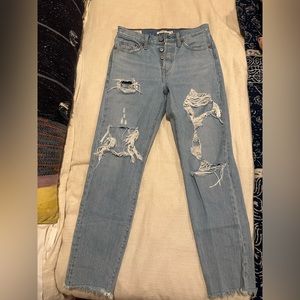 Levi’s wedgie fit light wash jeans